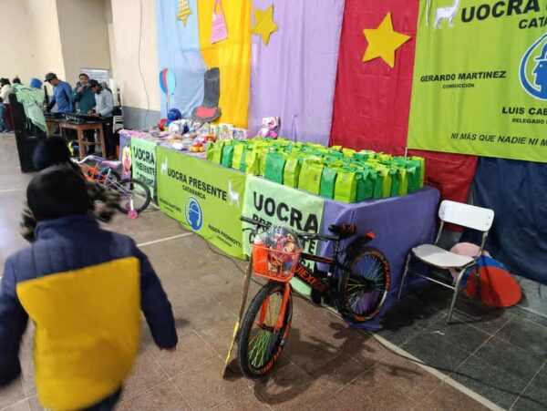 UOCRA PUNA LLEVÓ ALEGRÍA Y DONACIONES A LOS NIÑOS DE LAGUNA BLANCA, BELEN