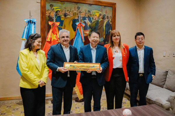 AUTORIDADES DE ZIJIN-LIEX VISITARON CATAMARCA EN EL MARCO DEL INICIO DE PRODUCCIÓN DE LITIO