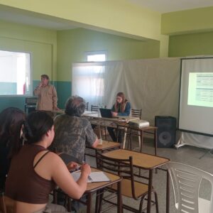 CHARLA SOBRE PARTICIPACIÓN CIUDADANA Y MONITOREO DE AGUA PARA ESTUDIANTES DEL IES ANDALGALÁ