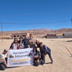 PROVEEDORES MINEROS REALIZARON UNA JORNADA SOLIDARIA EN OLACAPATO, SALTA.