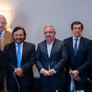 GOBERNADORES DEL NOA SE REÚNEN CON LA CÚPULA GLOBAL DE RÍO TINTO PARA AFIANZAR INVERSIÓN LITÍFERA DE $US 2.500 MILLONES.