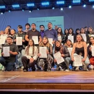 ENTREGA DE CERTIFICACIONES EN FORMACIÓN MINERA PARA JÓVENES DE SANTA CRUZ.