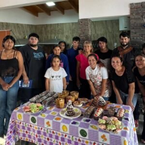CAPACITACIÓN EN GASTRONOMÍA NAVIDEÑA IMPULSADA POR SAFRAN PUNA Y CÁMARA MINERA EN FIAMBALÁ.