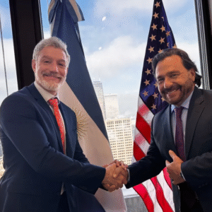 EL GOBERNADOR GUSTAVO SÁENZ VIAJA A ESTADOS UNIDOS EN BUSCA DE INVERSIONES EN MINERALES CRÍTICOS.