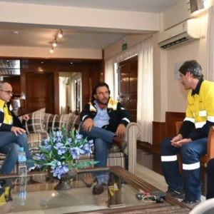 SÁENZ RECIBIÓ A DIRECTIVOS DE RIO TINTO Y RATIFICARON INVERSIÓN DE USD 2.500 MILLONES PARA EXPANDIR RINCÓN.