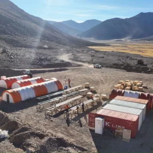 LOS AZULES PROYECTA INICIAR SU CONSTRUCCIÓN EN 2027 Y PRODUCIR COBRE DESDE 2030.