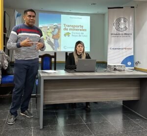 POLICÍA MINERA CAPACITÓ A EFECTIVOS POLICIALES SOBRE HOJA DE RUTA Y RECONOCIMIENTO DE MINERALES.