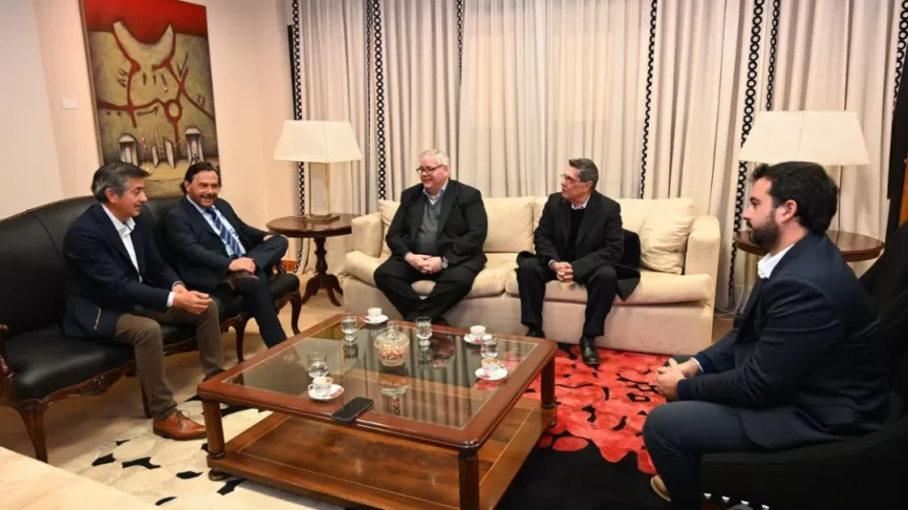 SÁENZ ANALIZÓ CON DIRECTIVOS DE ABRASILVER EL AVANCE DEL PROYECTO DIABLILLOS TRAS SU INGRESO AL RIGI.