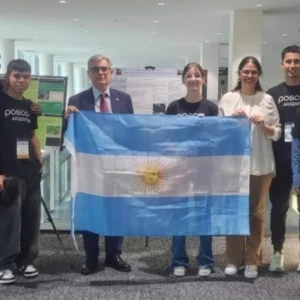 POSCO ACOMPAÑÓ AL EQUIPO SALTEÑO QUE CONQUISTÓ EL MUNDIAL DE ROBÓTICA EN COREA.