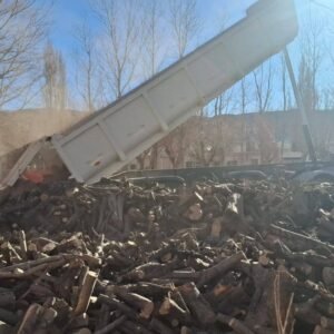 ABRASILVER DONÓ 7.000 KILOS DE LEÑA PARA FORTALECER EL PROGRAMA CALOR EN ANTOFAGASTA DE LA SIERRA.