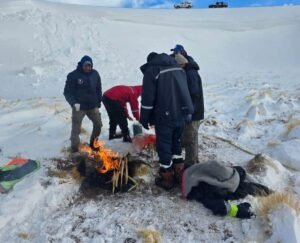 FINAL FELIZ: HALLARON CON VIDA A LOS CUATRO MINEROS PERDIDOS EN ANTOFAGASTA DE LA SIERRA.