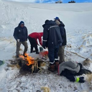 FINAL FELIZ: HALLARON CON VIDA A LOS CUATRO MINEROS PERDIDOS EN ANTOFAGASTA DE LA SIERRA.