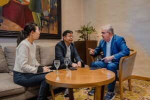 RAÚL JALIL SE REUNIÓ CON ZIJIN-LIEX PARA AGRADECER SU PARTICIPACIÓN EN EL OPERATIVO DE RESCATE EN LA CORDILLERA.
