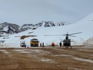 LAS MEJORAS CLIMÁTICAS PERMITEN A VELADERO COMENZAR LA ROTACIÓN DE PERSONAL POR VÍA AÉREA.