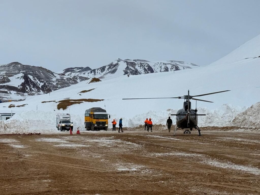 LAS MEJORAS CLIMÁTICAS PERMITEN A VELADERO COMENZAR LA ROTACIÓN DE PERSONAL POR VÍA AÉREA.