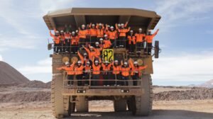 MÁS DE 100 MUJERES SE POSTULARON PARA CAPACITARSE COMO OPERADORAS DE CAMIONES EN VELADERO.