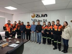 RAÚL JALIL Y LUIS CAPUTO RECORRIERON LA PLANTA DE ZIJIN LIEX EN FIAMBALÁ.
