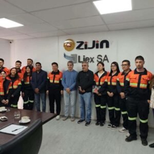 RAÚL JALIL Y LUIS CAPUTO RECORRIERON LA PLANTA DE ZIJIN LIEX EN FIAMBALÁ.