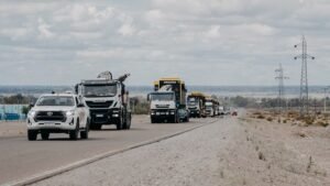 VICUÑA TRASLADA A SAN JUAN LOS PRIMEROS CAMIONES MINEROS CON CAPACIDAD PARA 142 TONELADAS.
