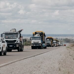 VICUÑA TRASLADA A SAN JUAN LOS PRIMEROS CAMIONES MINEROS CON CAPACIDAD PARA 142 TONELADAS.